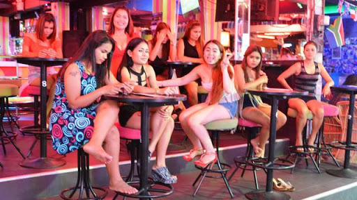 Bargirls in Bierbar Pattaya