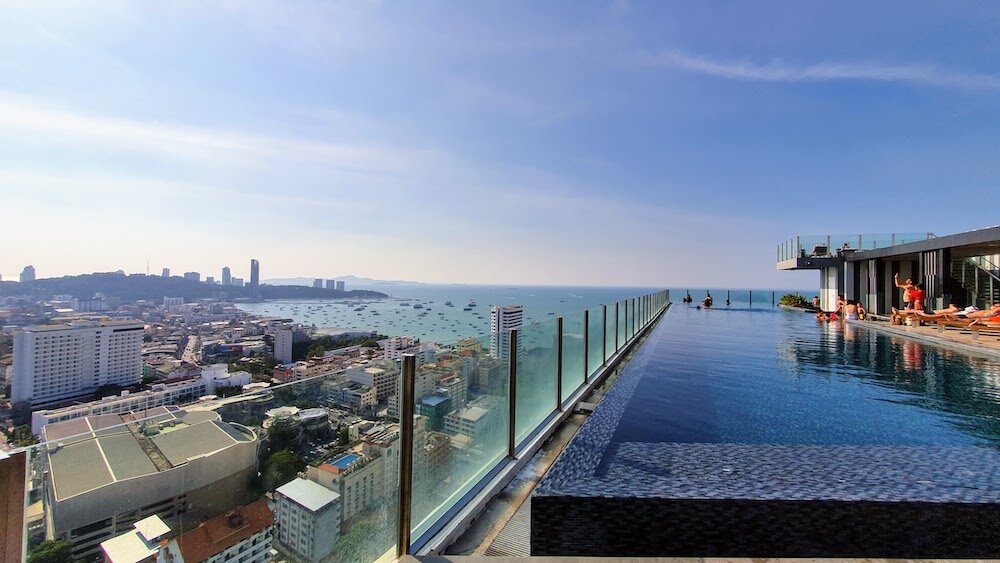 Rooftop Pool Apartment Pattaya
